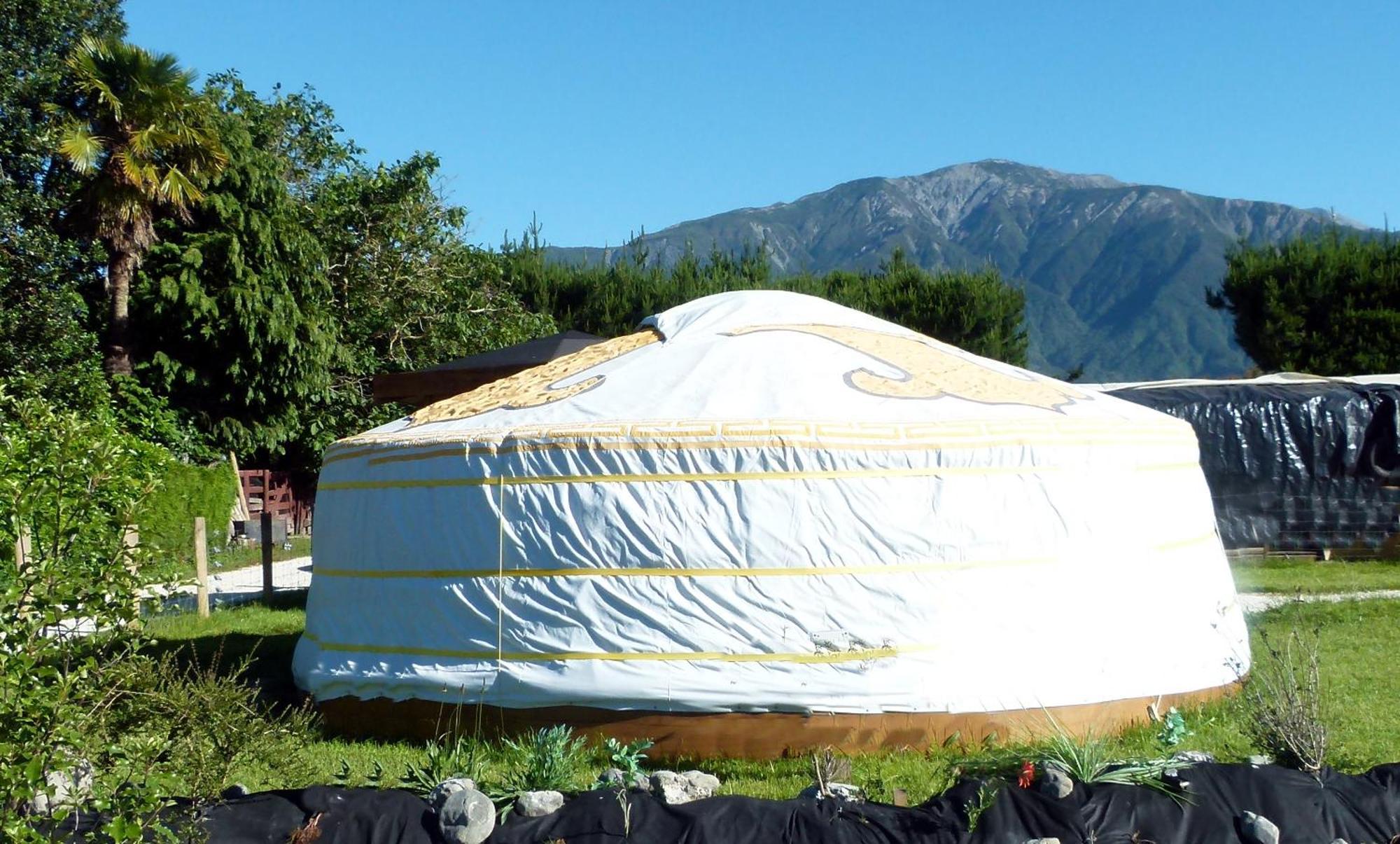 Wacky Stays - Unique Farm-Stay Glamping Rentals, Free Animal Feeding Tours Kaikoura Ngoại thất bức ảnh