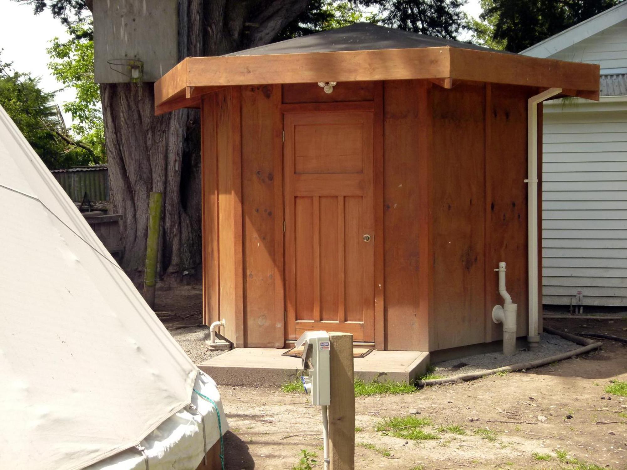 Wacky Stays - Unique Farm-Stay Glamping Rentals, Free Animal Feeding Tours Kaikoura Ngoại thất bức ảnh