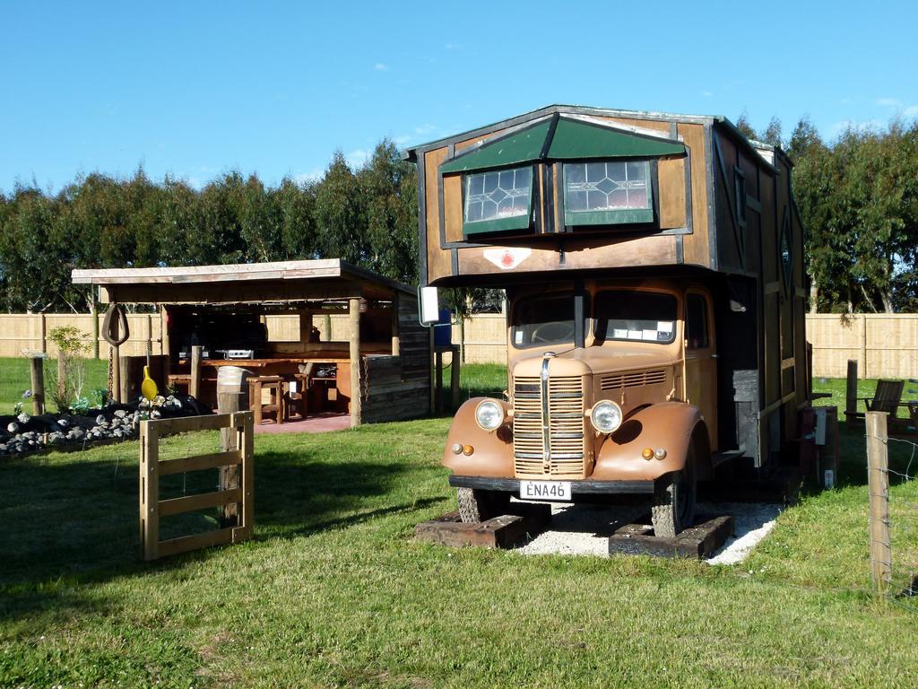 Wacky Stays - Unique Farm-Stay Glamping Rentals, Free Animal Feeding Tours Kaikoura Phòng bức ảnh