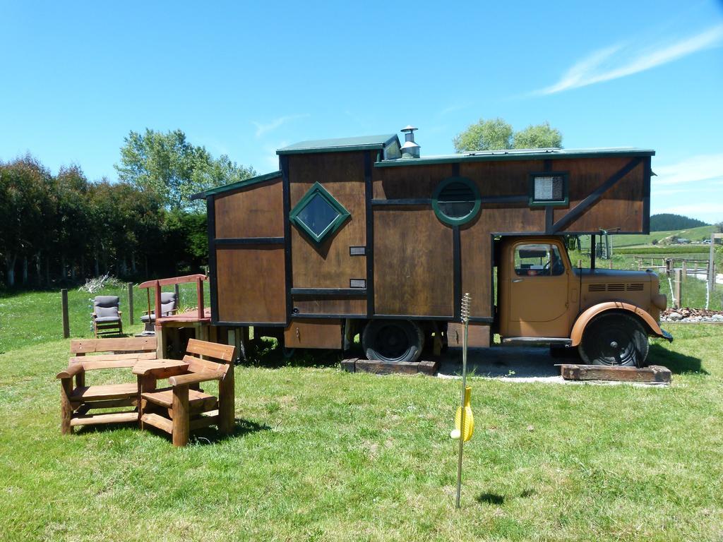 Wacky Stays - Unique Farm-Stay Glamping Rentals, Free Animal Feeding Tours Kaikoura Phòng bức ảnh