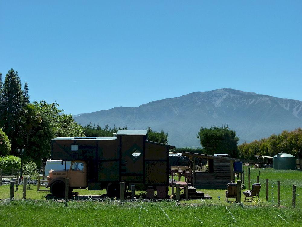 Wacky Stays - Unique Farm-Stay Glamping Rentals, Free Animal Feeding Tours Kaikoura Ngoại thất bức ảnh