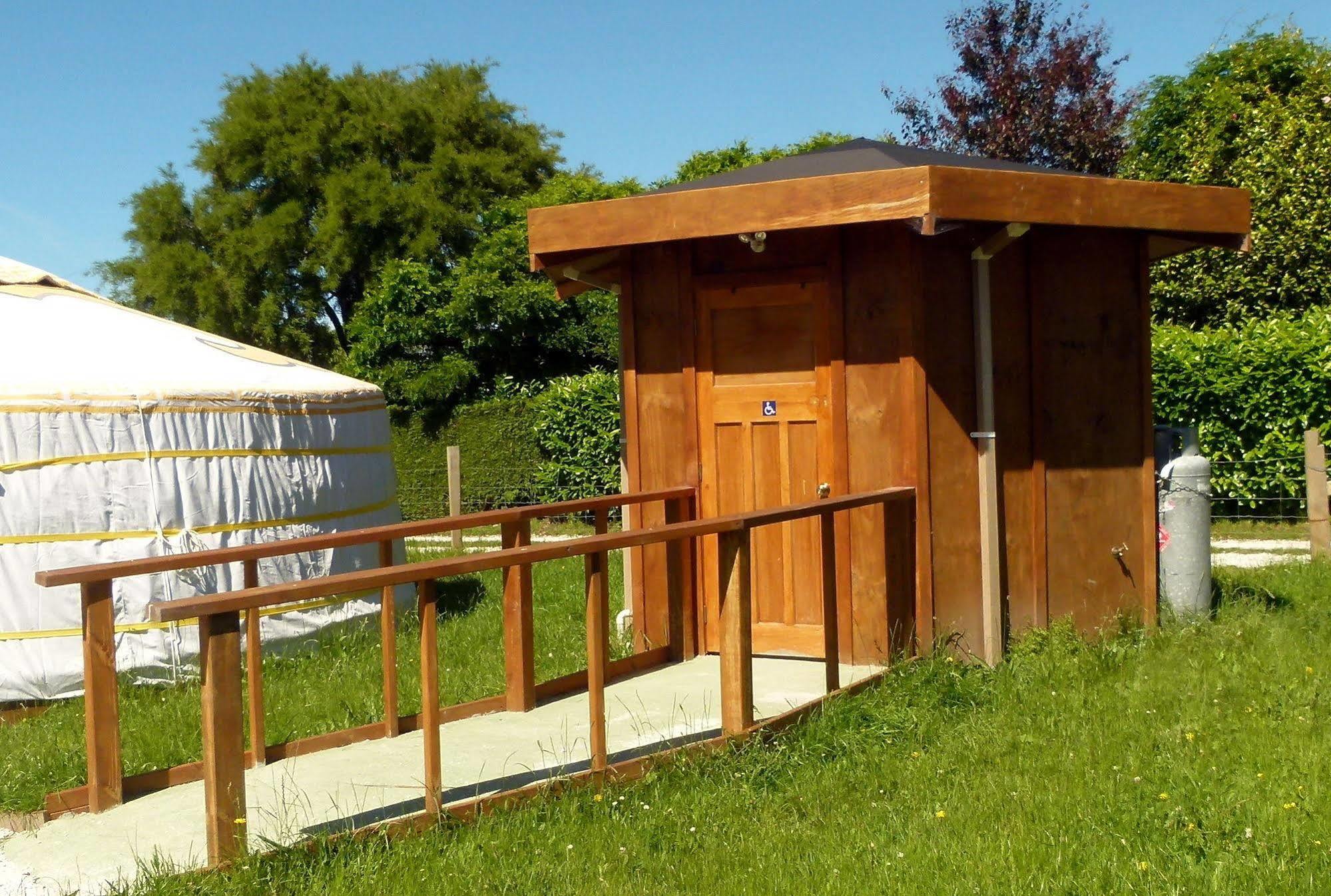 Wacky Stays - Unique Farm-Stay Glamping Rentals, Free Animal Feeding Tours Kaikoura Ngoại thất bức ảnh