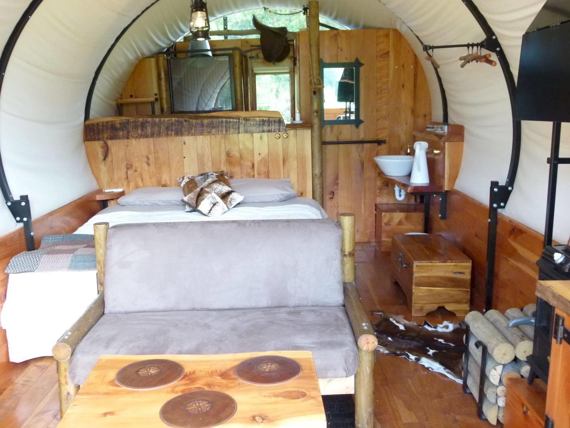 Wacky Stays - Unique Farm-Stay Glamping Rentals, Free Animal Feeding Tours Kaikoura Ngoại thất bức ảnh